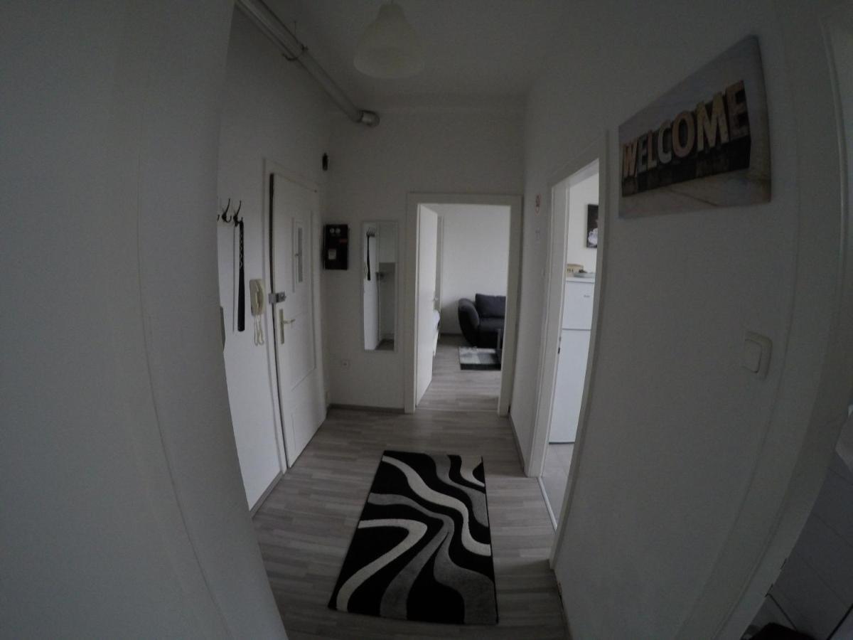 Clean & Central 2 Room Apartment 50M² Hannover Buitenkant foto